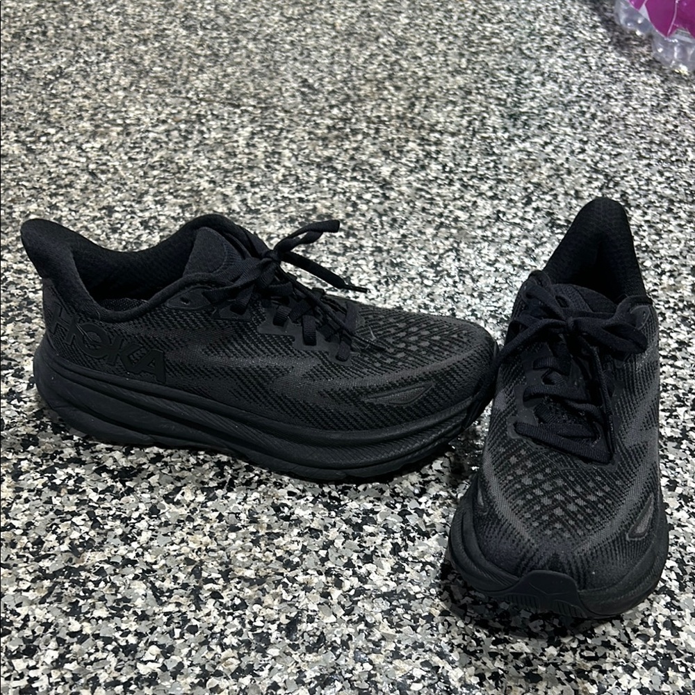 Women’s Hoka Clifton 9s